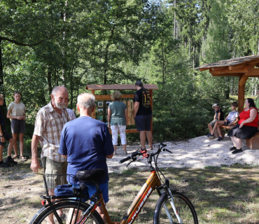Slavnostní otevření Lesní naučné stezky Hřibojedy