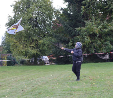 V silném větru to byl chvílemi velký zápas i v malých výškách.