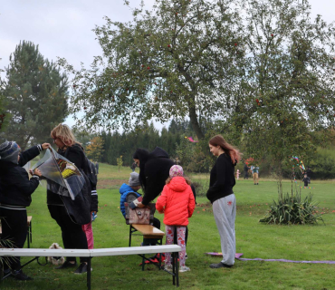 Zaplnili jsme každý kout zahrady.