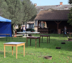 Ranní přípravy začali ještě před příchodem soutěžících.